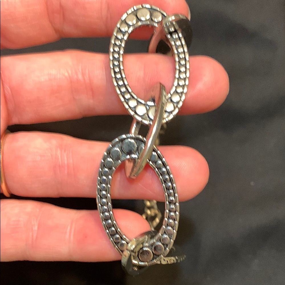 Elegant Silver Plated Chain Bracelet - Picture 3 of 8
